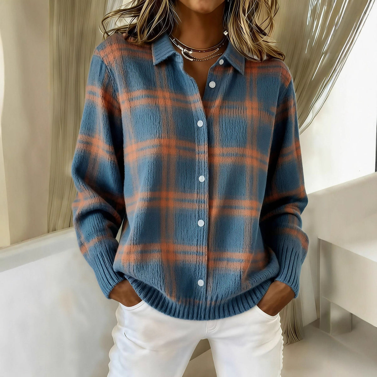 Pull femme en maille boutonné avec col élégant Avelin Paris
